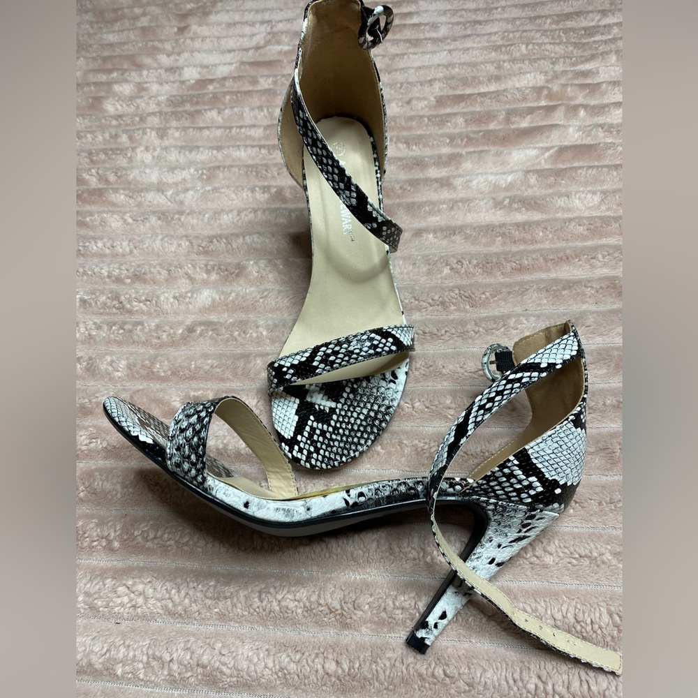 Snake Print Ashley Stewart 11W